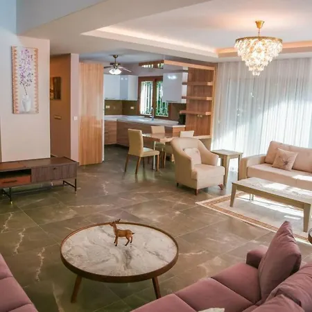 Alzuharia 5+1 Ozel Havuzlu Private Villa *